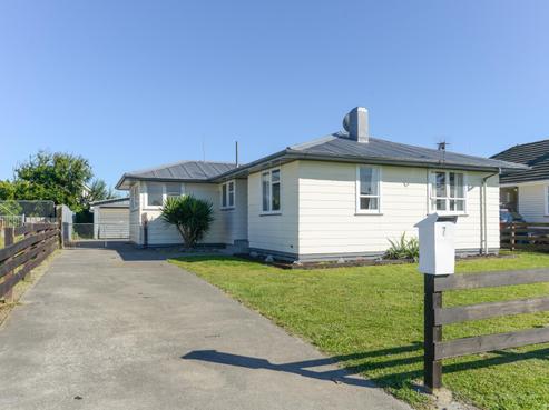 7 Plowman Crescent, Onekawa