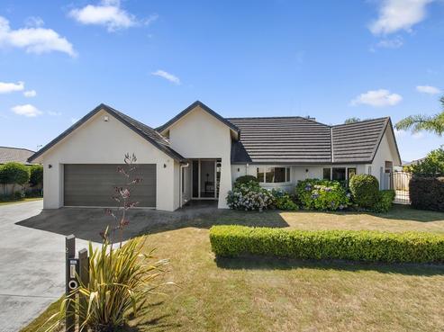 2 Oldfield Court, Huntington