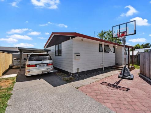 3B Greta Street, Glenview