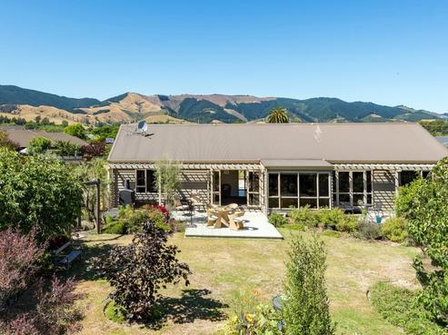 8 Lucy Murcott Place, Stoke