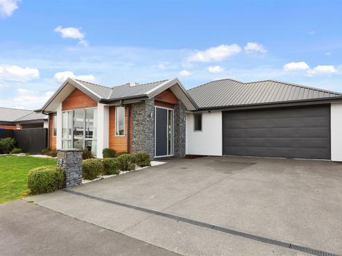 16 Skyhawk Road, Wigram