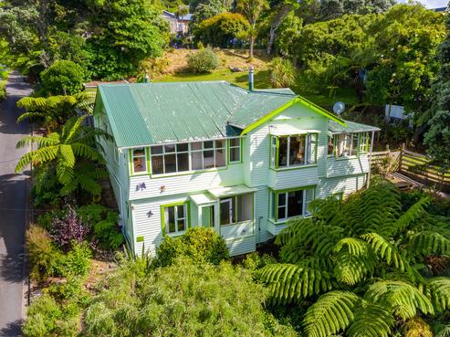 11 Wairere Road, Belmont