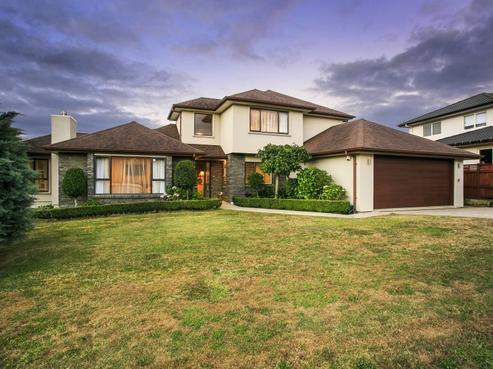 2 Archer Rayner Place, Greenhithe