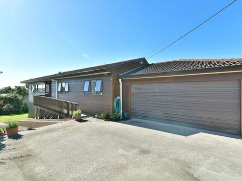 1026 Whangaparaoa Road, Matakatia