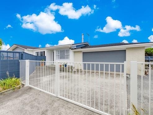 76 Gray Avenue, Paraparaumu Beach