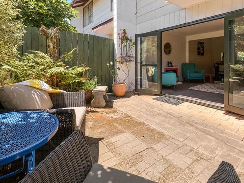 2/2 Konini Street, Eastbourne