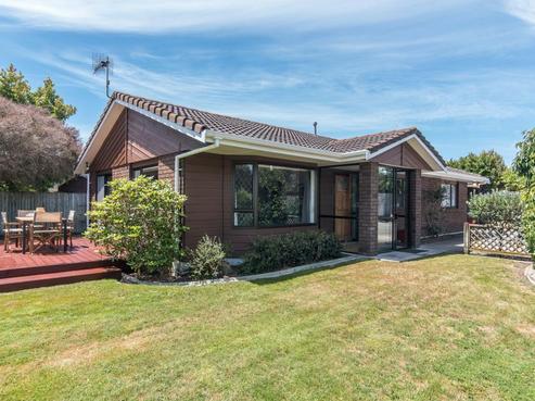 17 Cedar Drive, Paraparaumu Beach