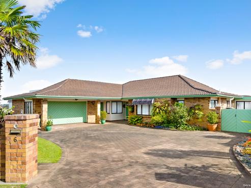 6 Embling Place, Eastern Beach