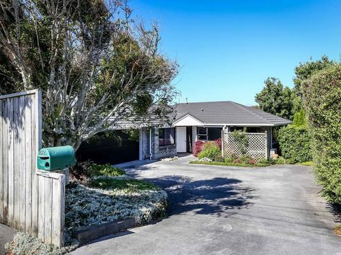 52 Paynters Avenue, Strandon
