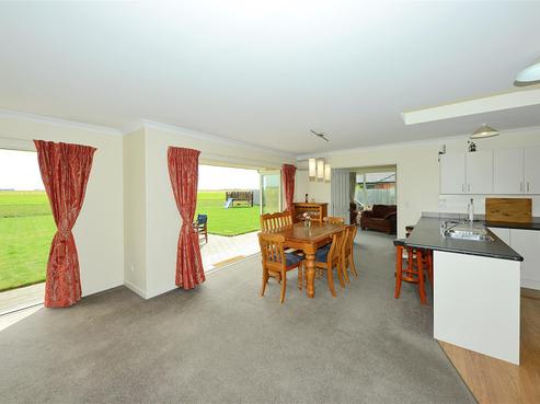 3 Dundee Close, Darfield