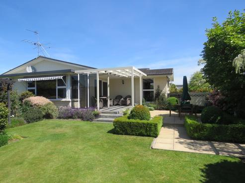 52 Churchill Avenue, Allenton