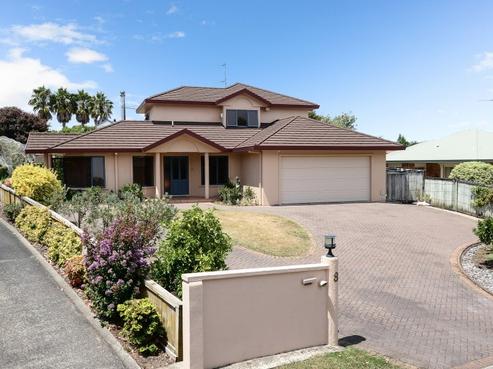8 Guernsey Place, Grandview Heights