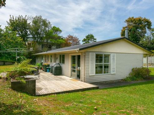 15B Leatham Avenue, Strandon