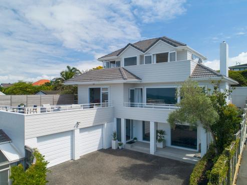 2/84 Churchill Road, Murrays Bay