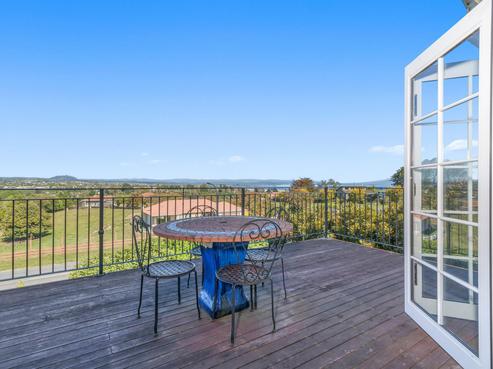 12 Chateau Crescent, Rangatira Park