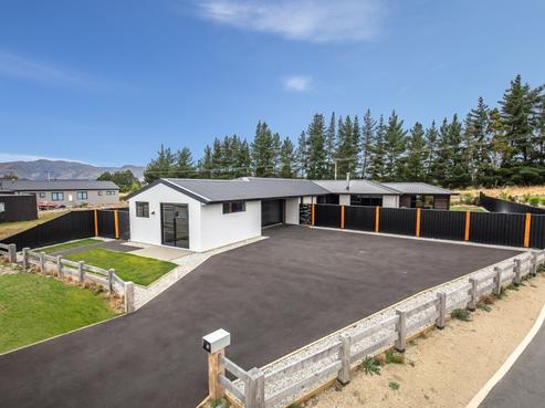 25 Kingfisher Crescent, Albert Town