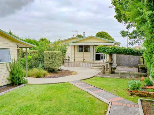 59 East Bank Road, Thornton