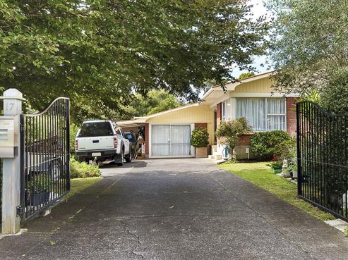 17 Crisp Avenue, Pukekohe