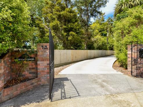 1A Mcentee Road, Waitakere