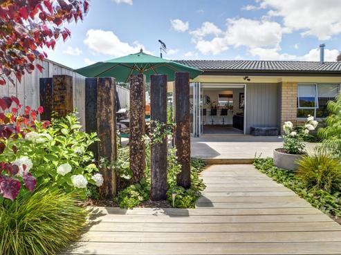 622 River Road, Chartwell