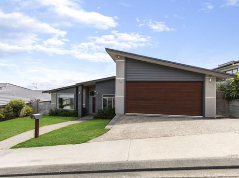 34 Aspiring Terrace, Aotea