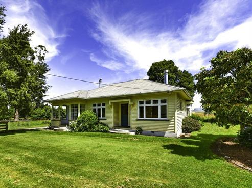 5565 West Coast Road, Springfield