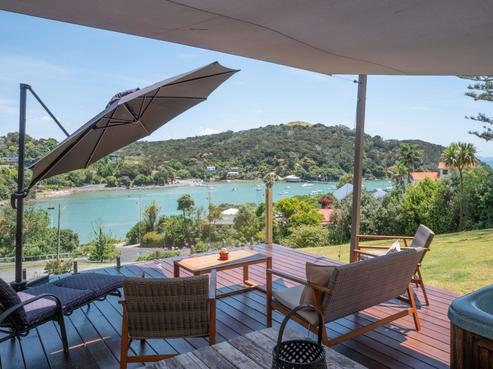 8 Beach Road, Mangonui