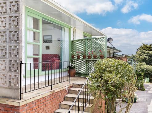 2/37 Turama Road, Royal Oak