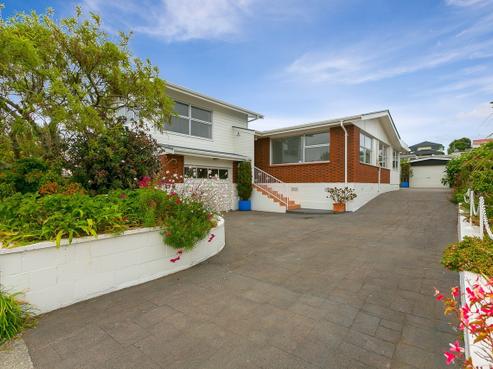 9 Riversdale Drive, Merrilands