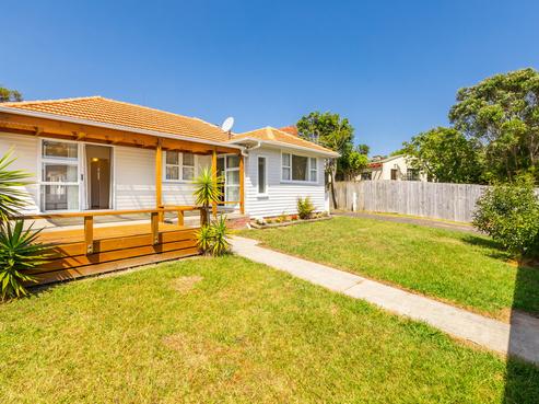 76 Commodore Drive, Lynfield