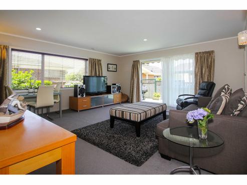 2/32 Miltonia Avenue, Te Atatu South