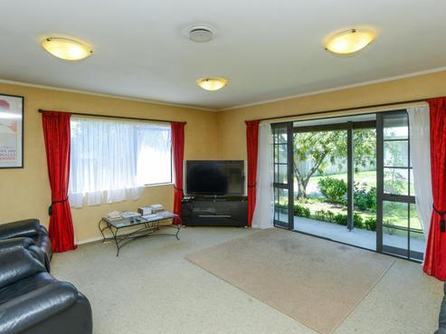 2/38 Riverbend Road, Maraenui