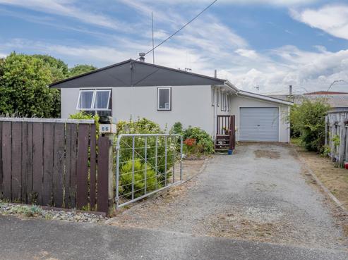 66 Toi Street, Otaki Beach