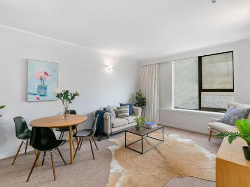 24/70 Hobson Street, Thorndon