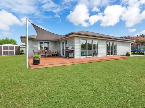 43 Pyle Road West, One Tree Point