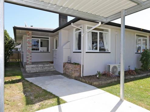 807B Clive Street, Akina