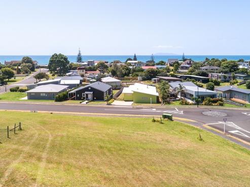 6 Ross Place, Whiritoa