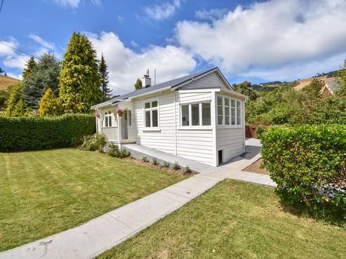 2 Roger Street, Macandrew Bay