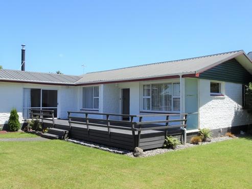 11 Keith Road, Paroa