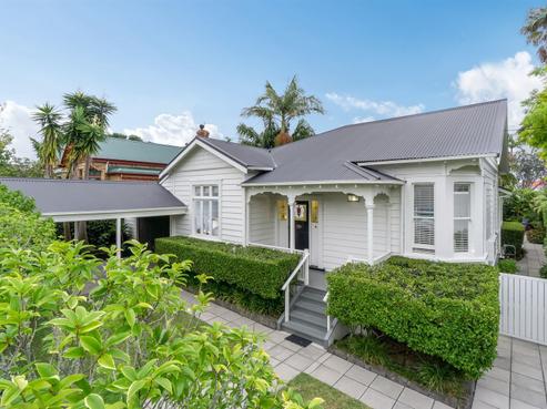 33 Summer Street, Stanley Point