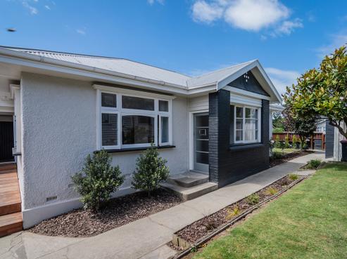 5 Maltby Avenue, West End