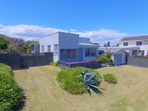 5 Nash Parade, Foxton Beach