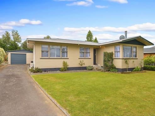 41 Garden Heights Avenue, Glenview