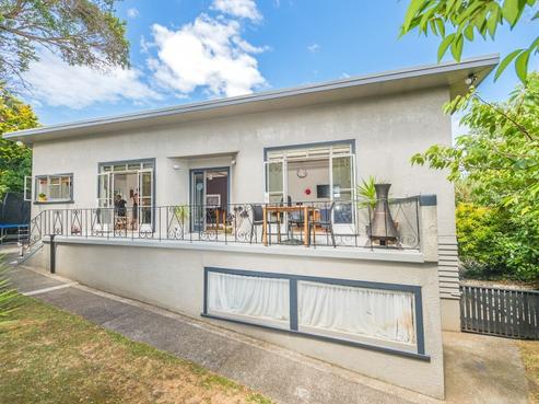 4B Brassey Road, Saint Johns Hill