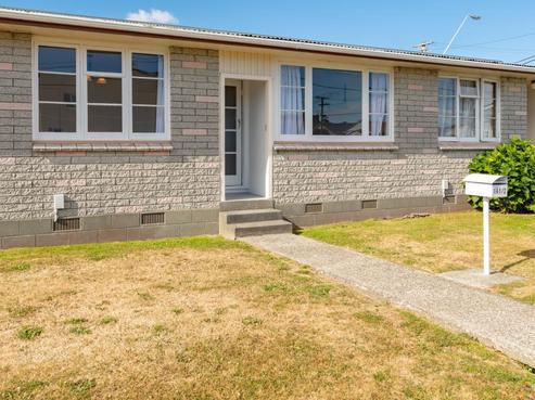 2/141 Cuba Street, Petone