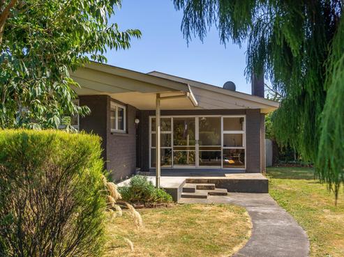 16 Reading Street, Greytown