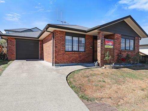 6 Limerick Lane, Huntington
