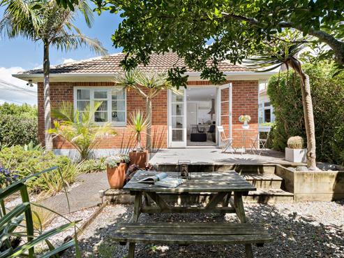 2 Moata Road, One Tree Hill