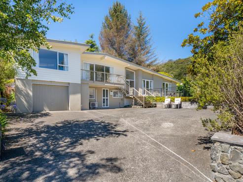 51 Fendalton Crescent, Pinehaven