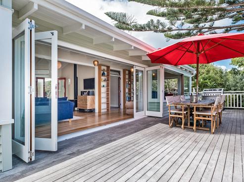11 Queens Drive, Oneroa